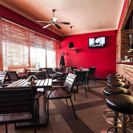 兹贾德芒谷利亚酒店