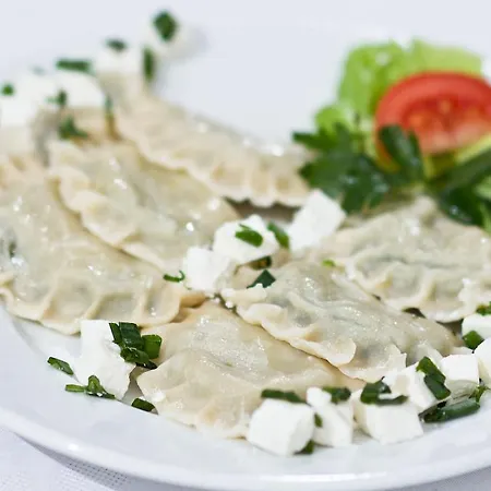 兹贾德芒谷利亚酒店