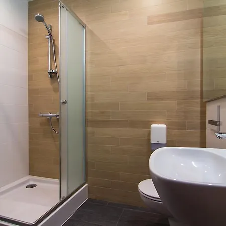 宾馆 兹贾德芒谷利亚酒店 Pomiechówek