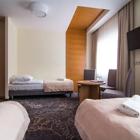 宾馆 兹贾德芒谷利亚酒店 3*